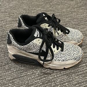 Women’s Nike air max sneakers